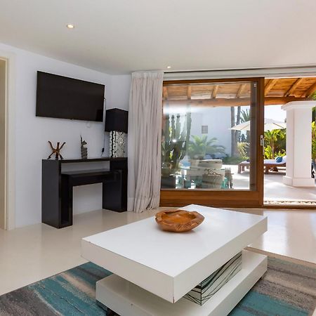 Villa Near Ibiza Town Sleeps 11 To 13 Guests Can Furnet Buitenkant foto