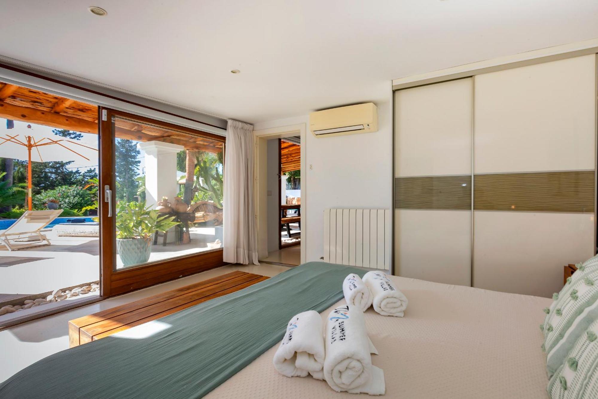 Villa Near Ibiza Town Sleeps 11 To 13 Guests Can Furnet Buitenkant foto